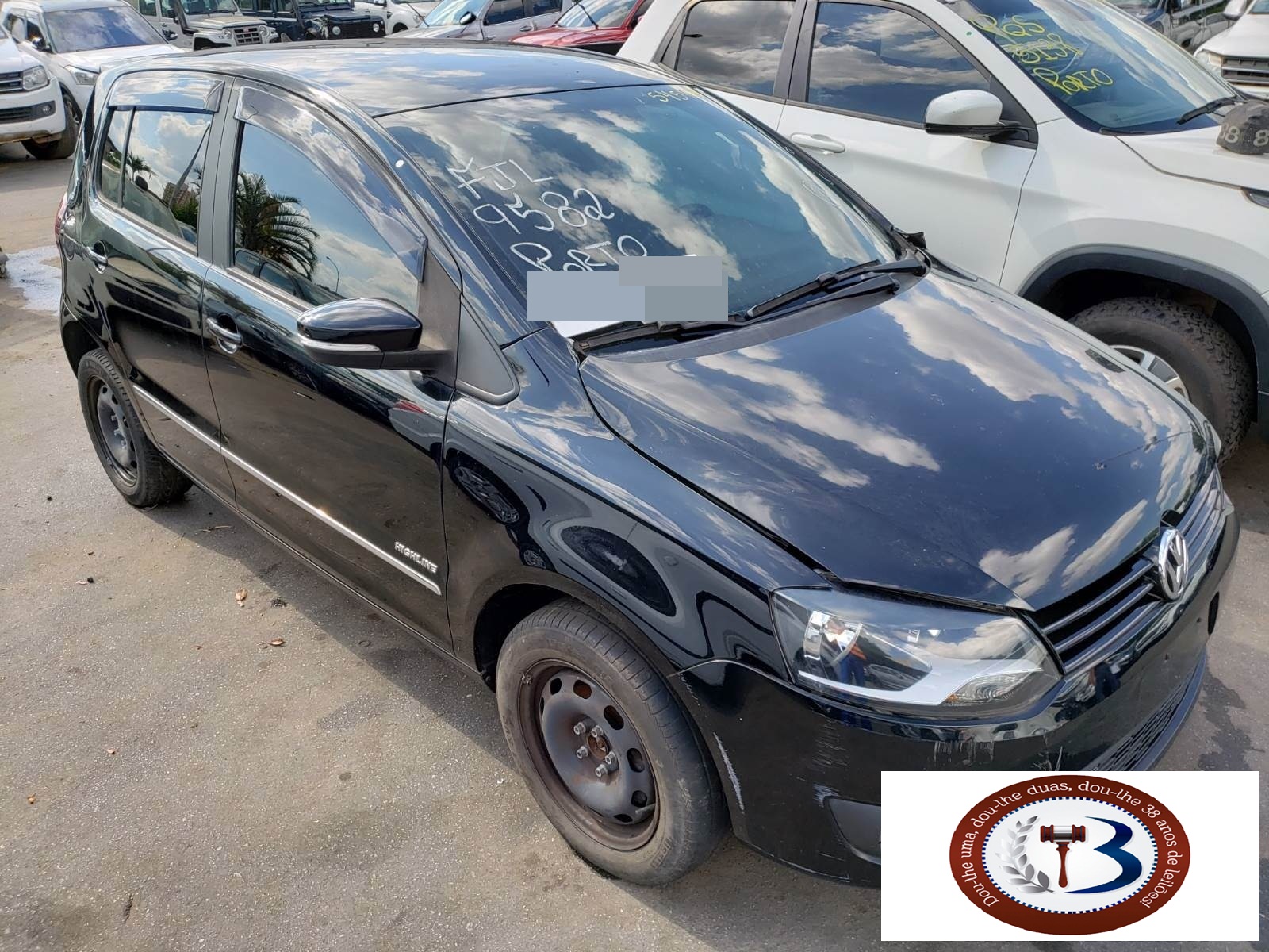 LOTE 015 VOLKSWAGEN FOX HIGHLINE 1.6 TOTAL FLEX  2014