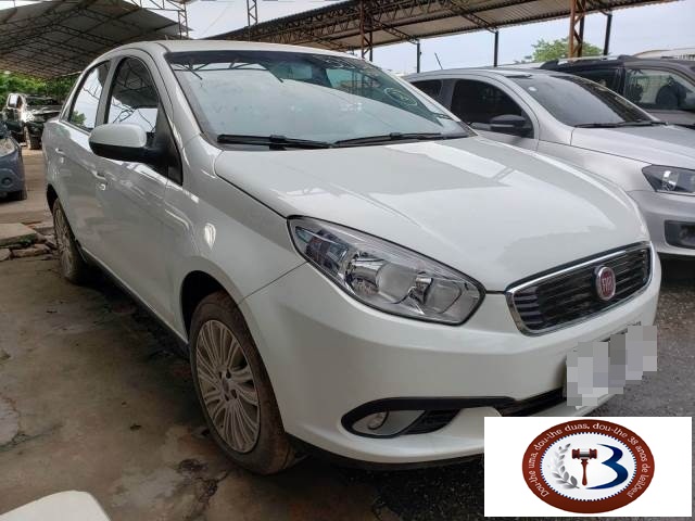 LOTE 039 FIAT GRAND SIENA ESSENCE 1.6 16V E.TORQ 2017